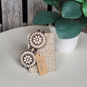 ATIPI NWT Western Howlite Natural Stone Copper Tone Statement Bracelet